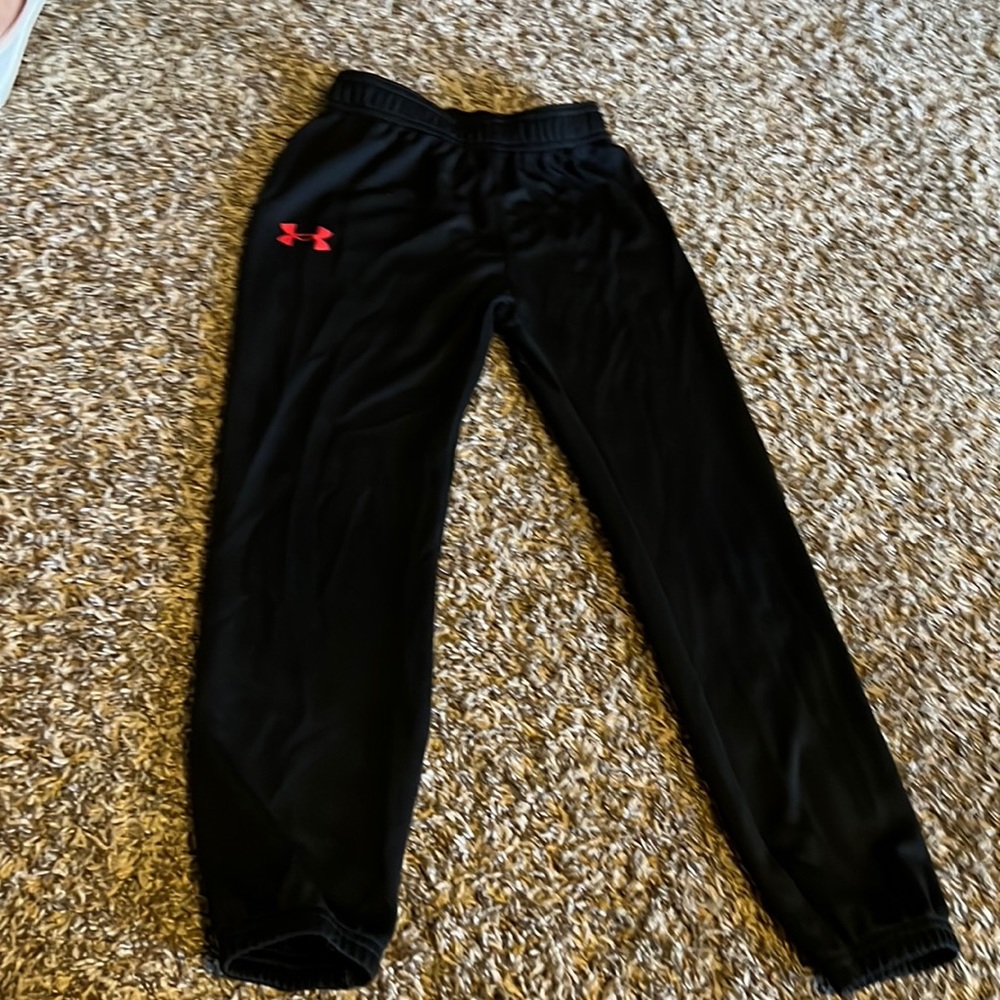 Boys size 6 Under Armour sweats
